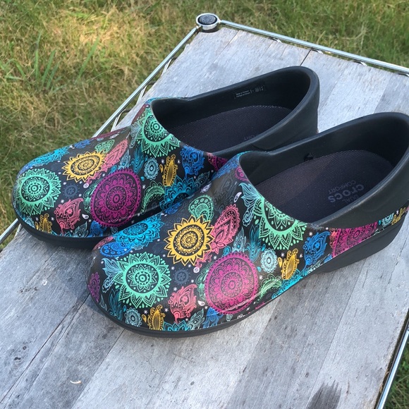 Crocs Women's Neria Pro Ii Clog | Slip Resistant Work Shoes size 7m, like new - Picture 2 of 6